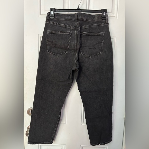 Women’s American Eagle Outfitters Black Strigid Mom Jeans Size 10 Extra Short - Picture 2 of 4
